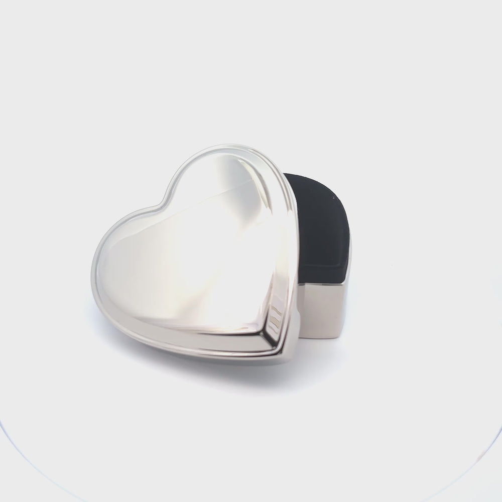 
                
                    Load and play video in Gallery viewer, Custom Silver Heart Jewelry Box with Engraving for Girls
                
            